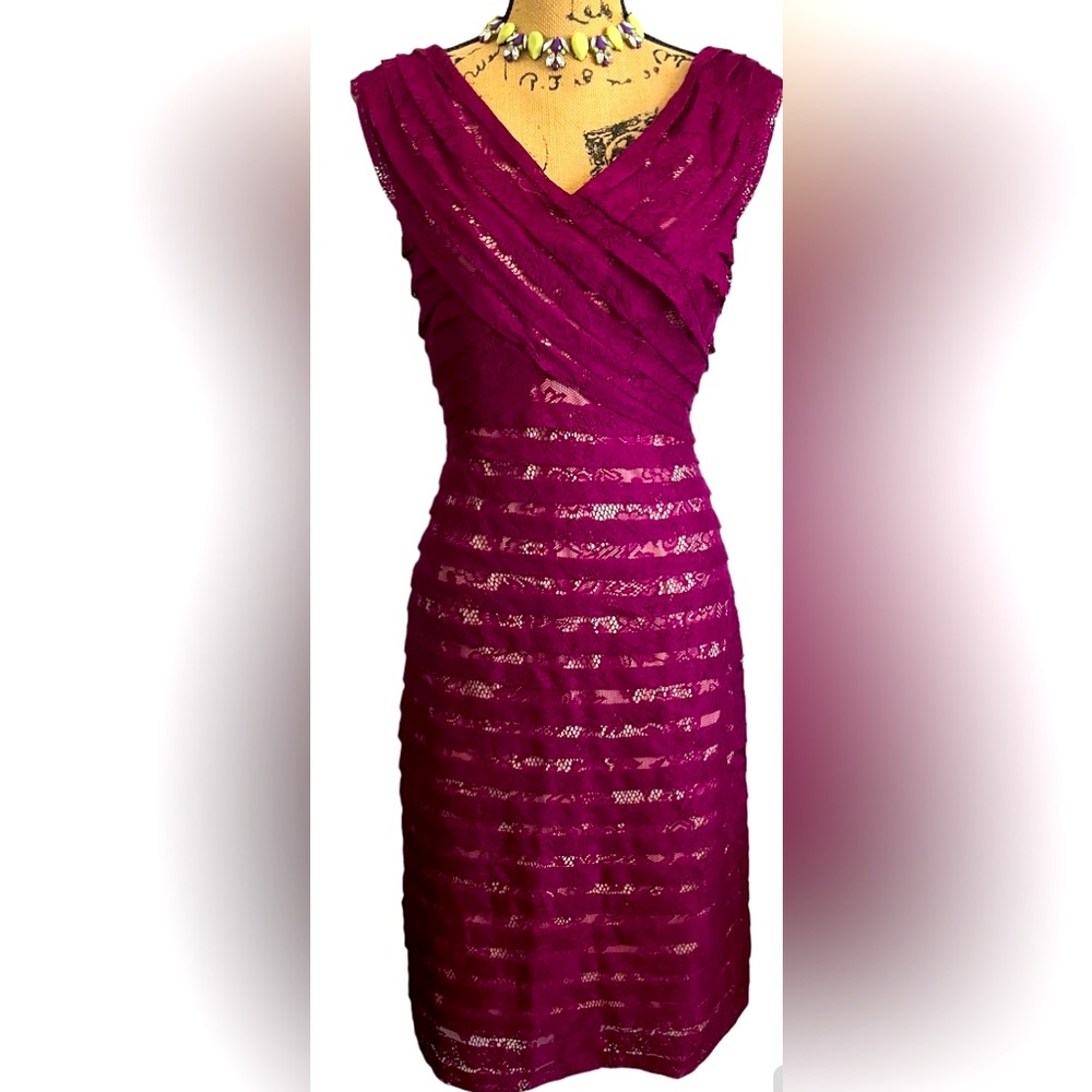 Adrianna Papell Women’s Lined V-Neck Sexy Sheath Dress Size 12